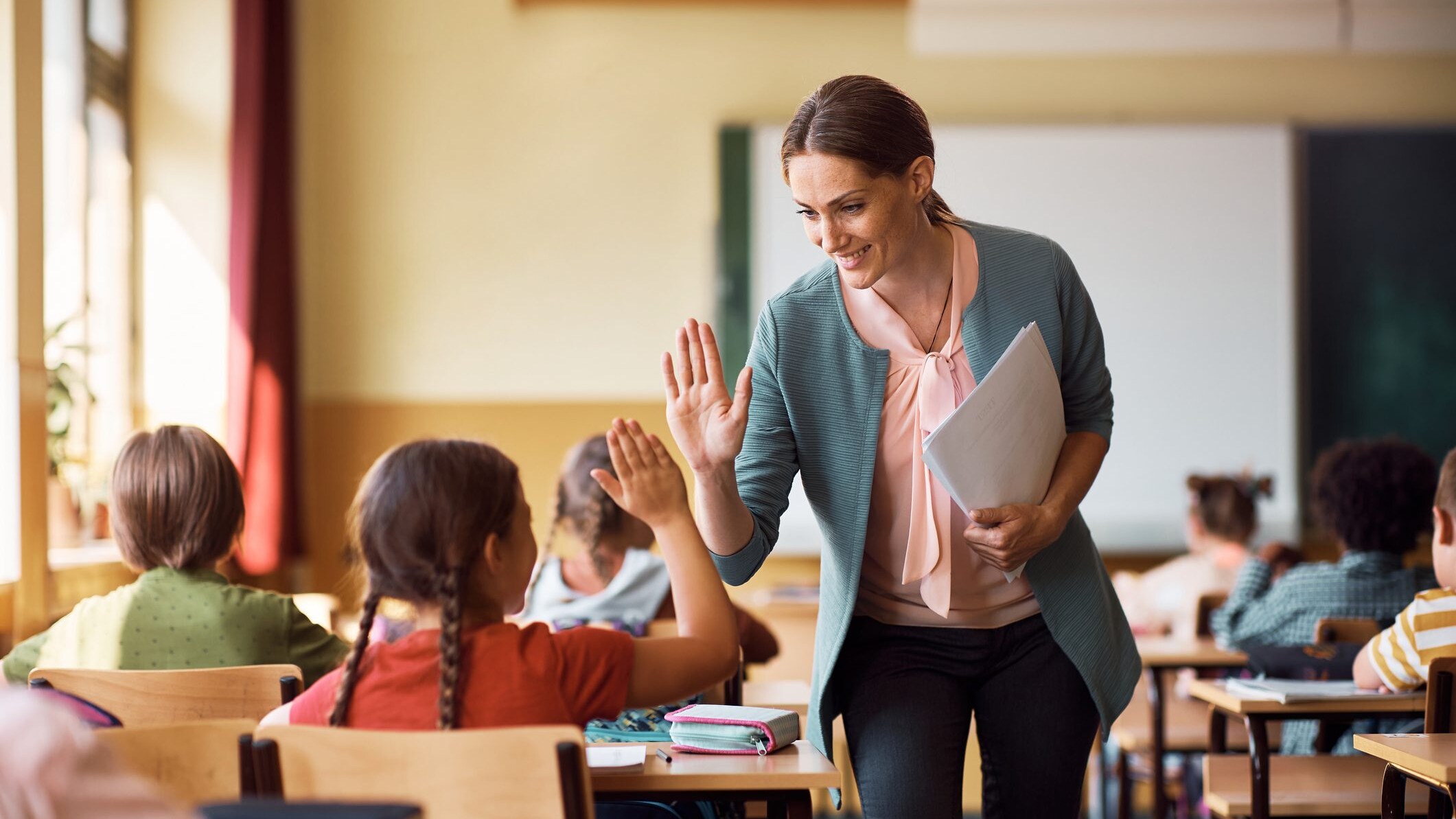 Aumenti stipendi docenti scuola e ATA a dicembre 2023 e nell'anno 2024