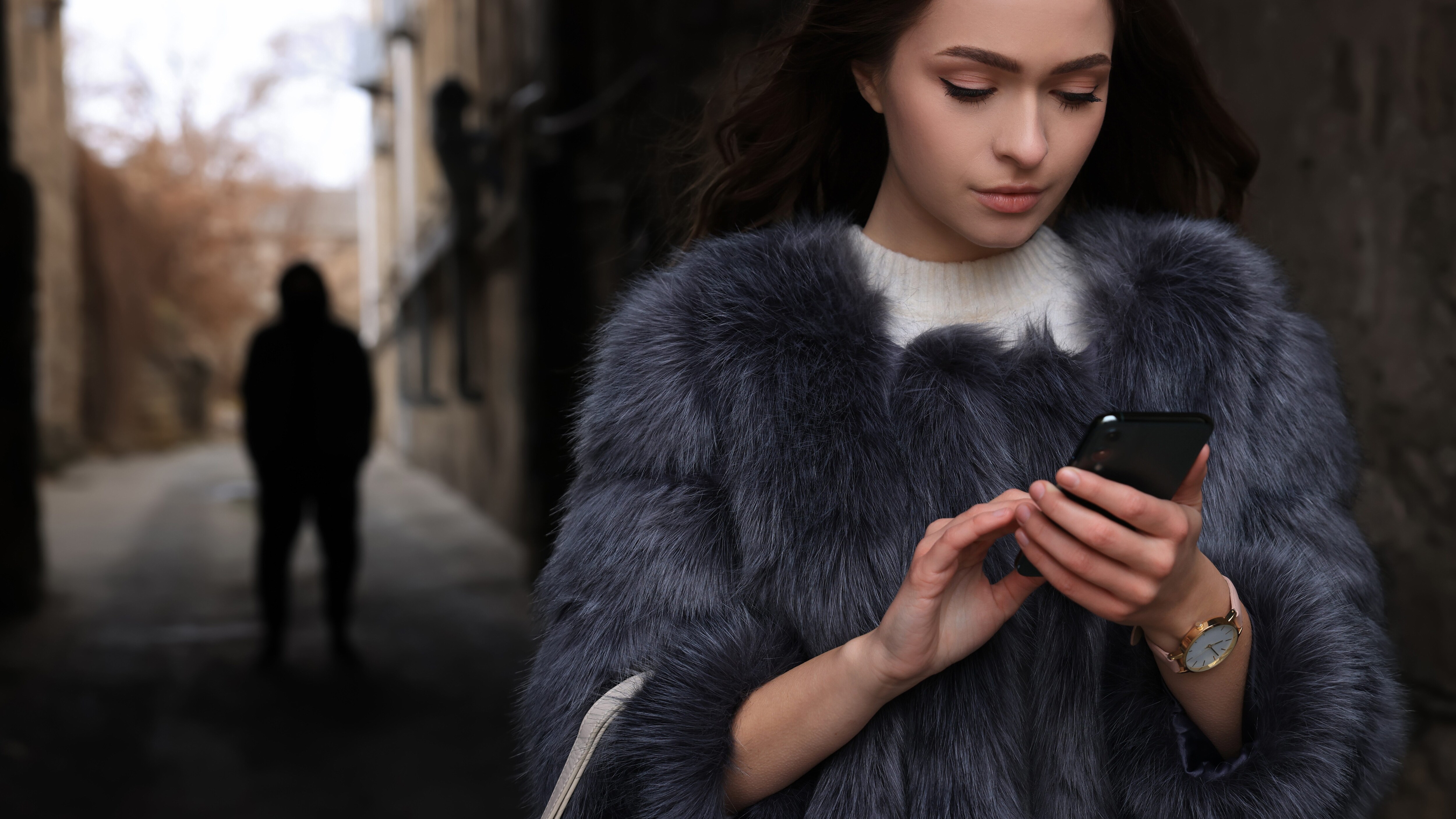 Stalker il padre che vuole rapporti con la figlia