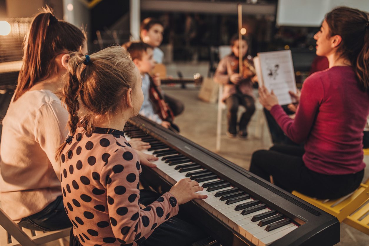 Bonus musica per figli fino a 1000 euro: cos’è, a chi spetta e come ottenerlo