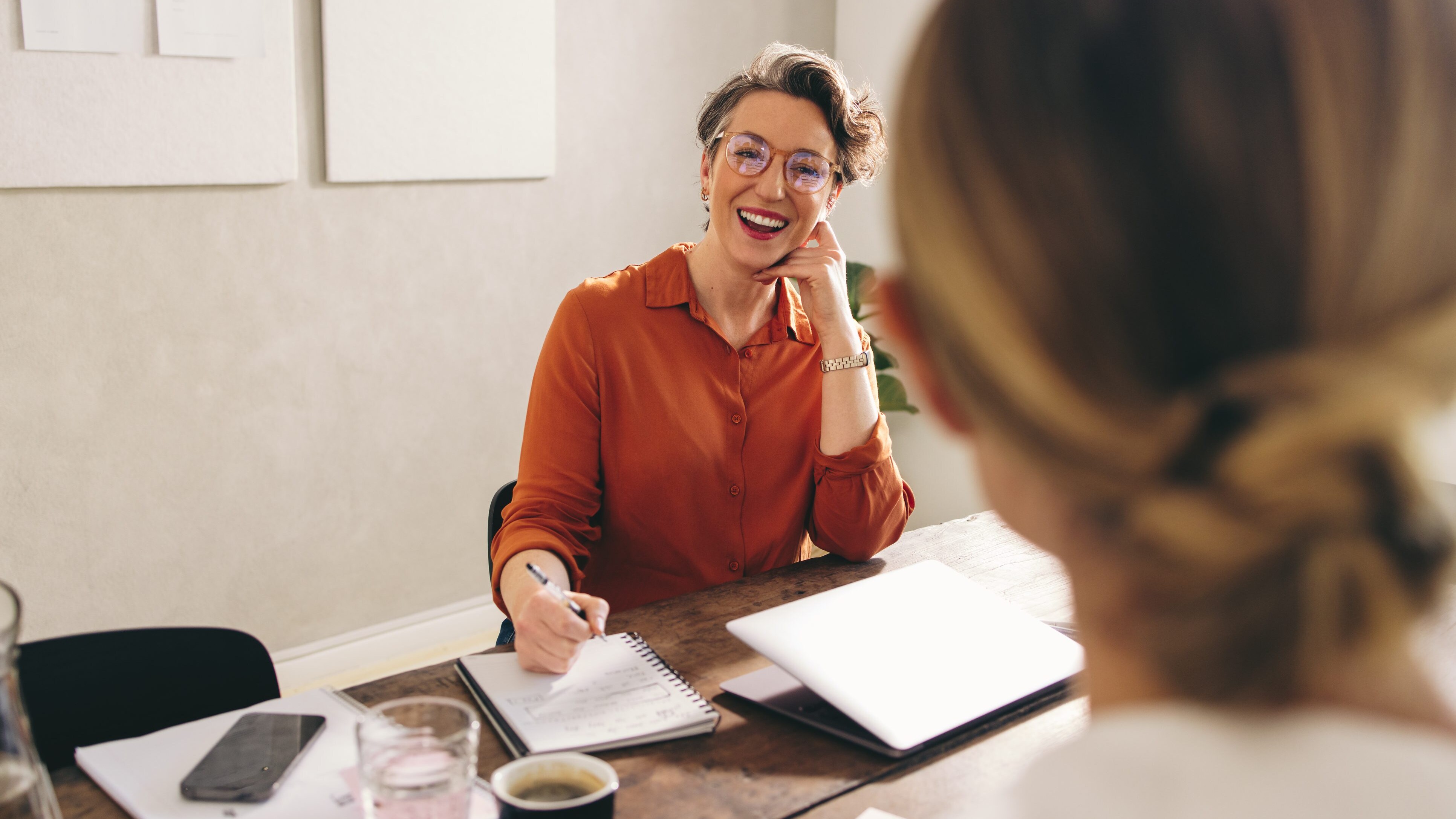 Colloqui di lavoro, arriva il Codice di condotta: basta a indagini sui social e domande personali