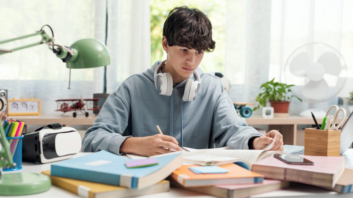 Spese libri scolastici e cancelleria non detraibili nel 730 ecco perche