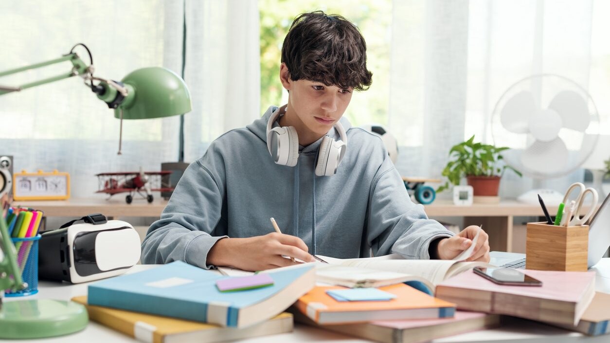 Spese libri scolastici e cancelleria non detraibili nel 730 ecco perche