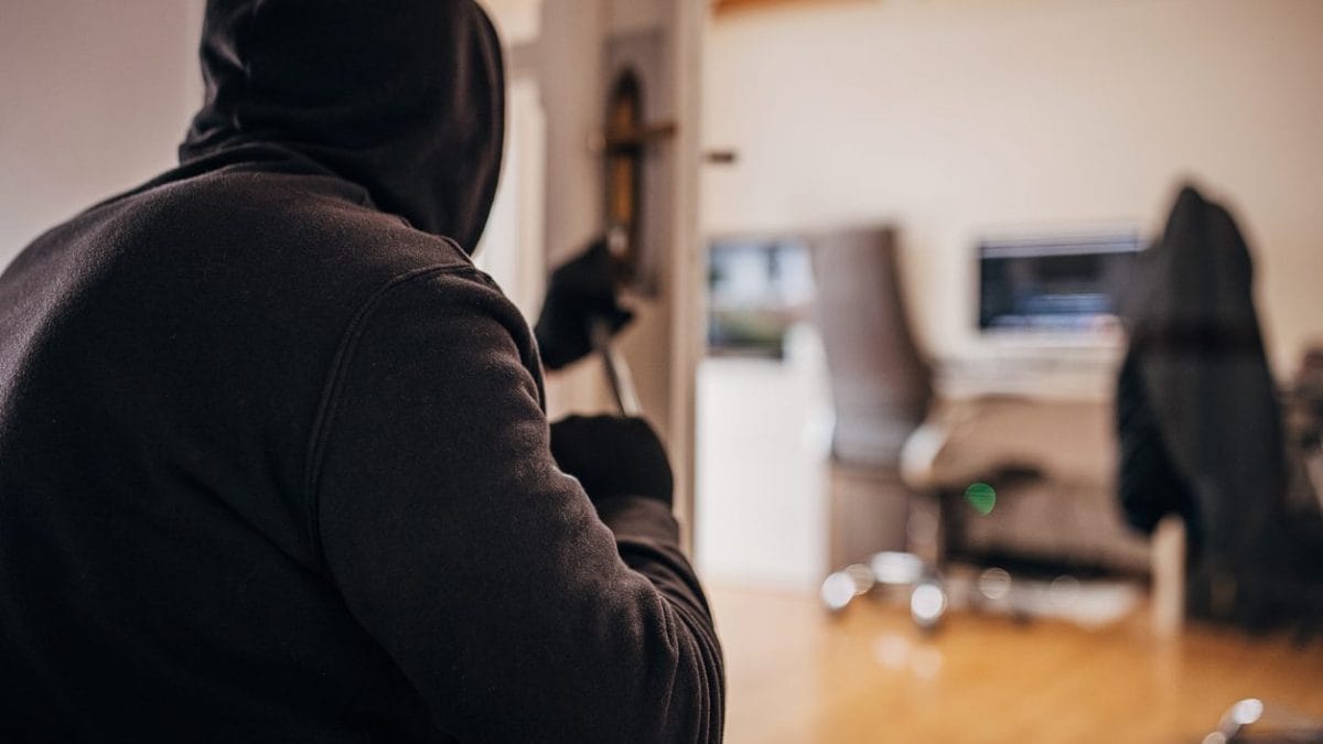 Concorso di reati: cos’è, quando si realizza e la differenza tra formale e materiale