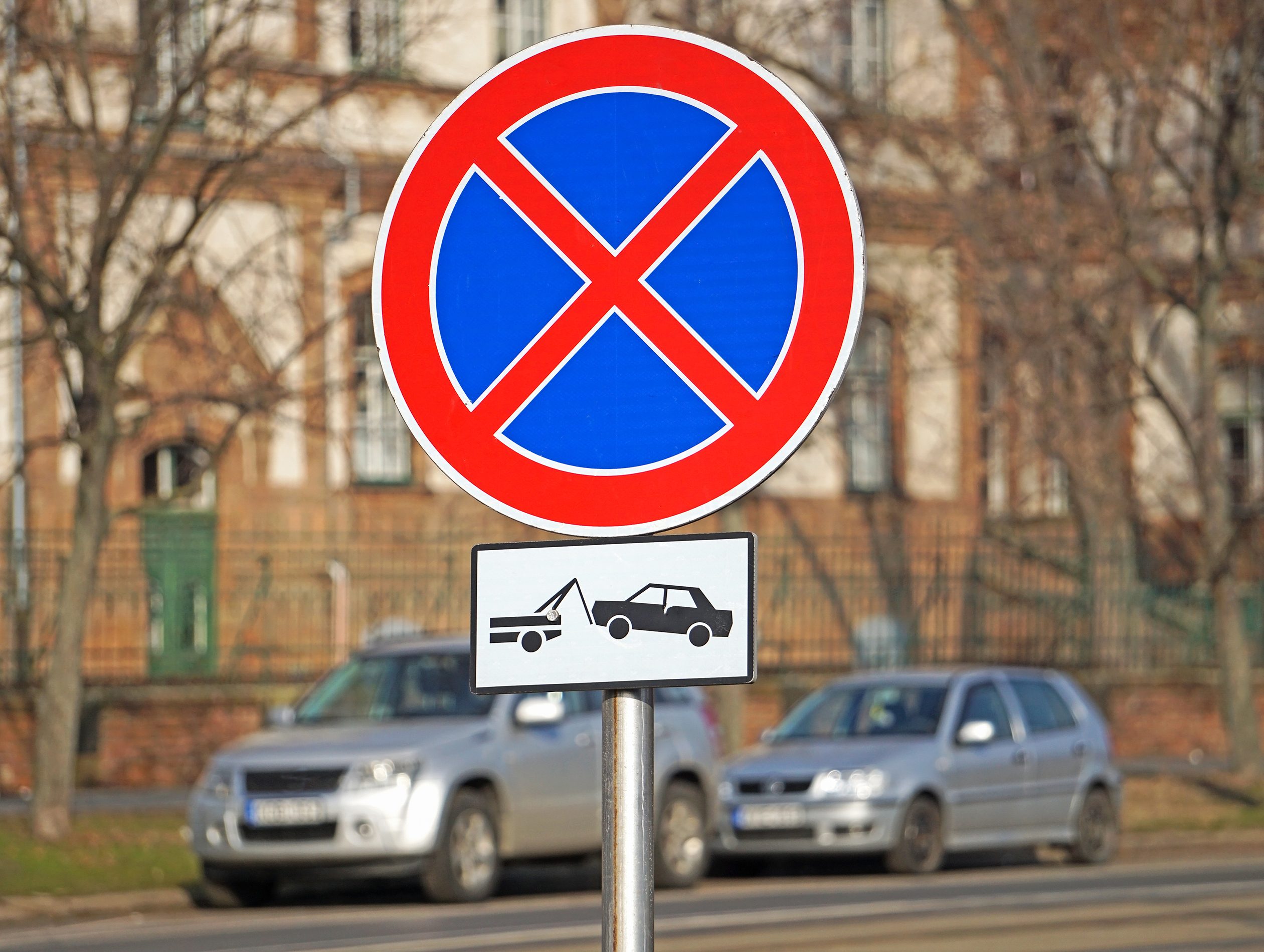Multa per divieto di sosta: cosa sapere e come contestarla