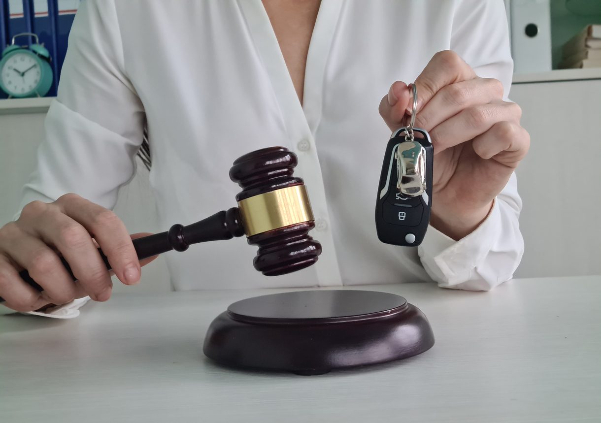 No alla revoca automatica della patente in caso di fermo amministrativo dell’auto