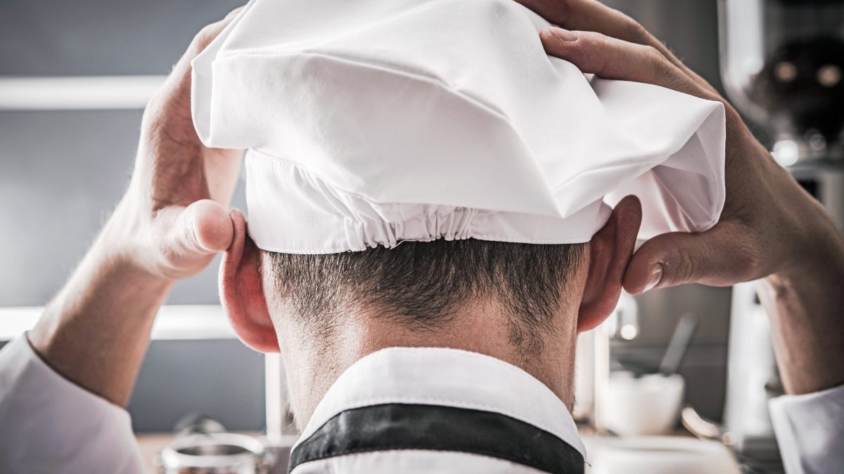 E’ legittimo il licenziamento dello chef di un ristorante se i cibi sono conservati male?