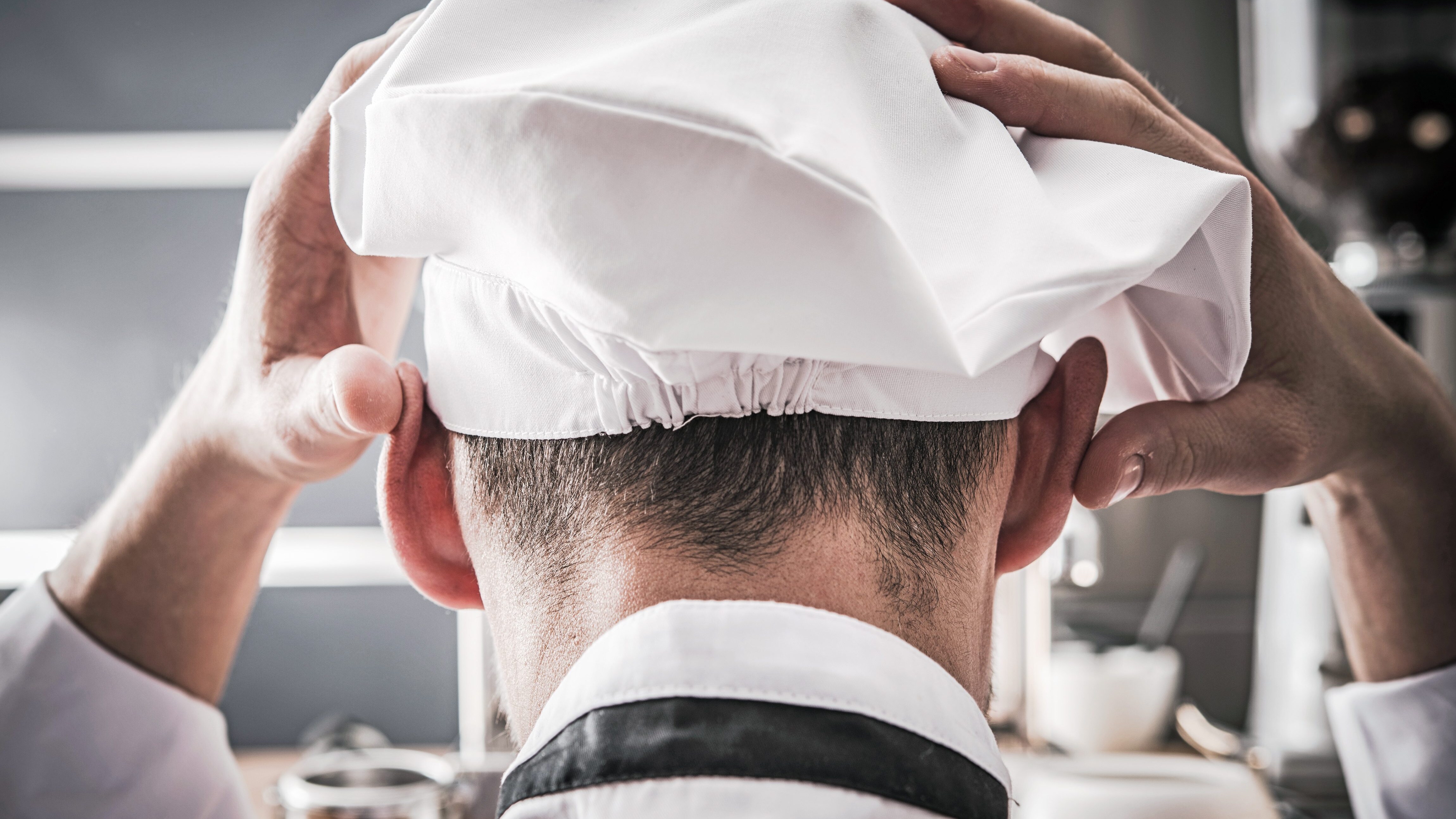 E’ legittimo il licenziamento dello chef di un ristorante se i cibi sono conservati male?