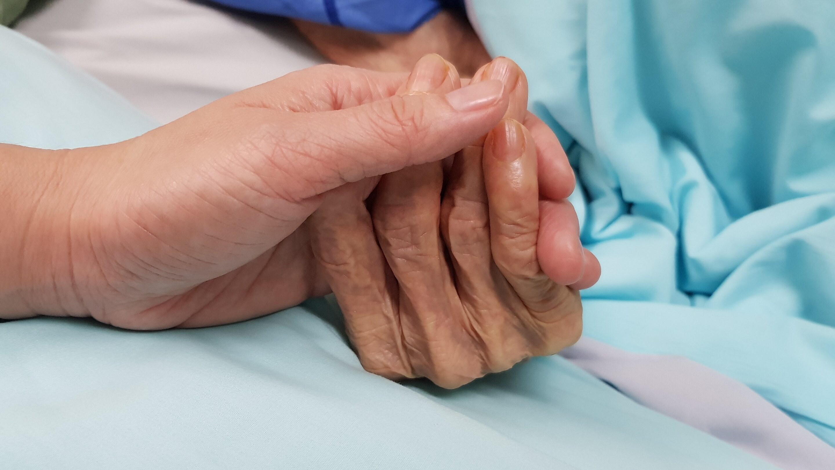 Suicidio assistito e fine vita: la decisione della Consulta sui requisiti e il concetto di trattamenti di sostegno vitale