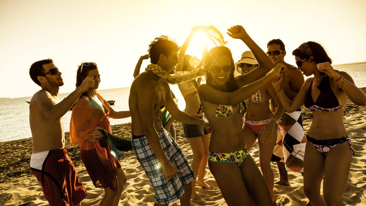 Si può organizzare una festa in spiaggia?