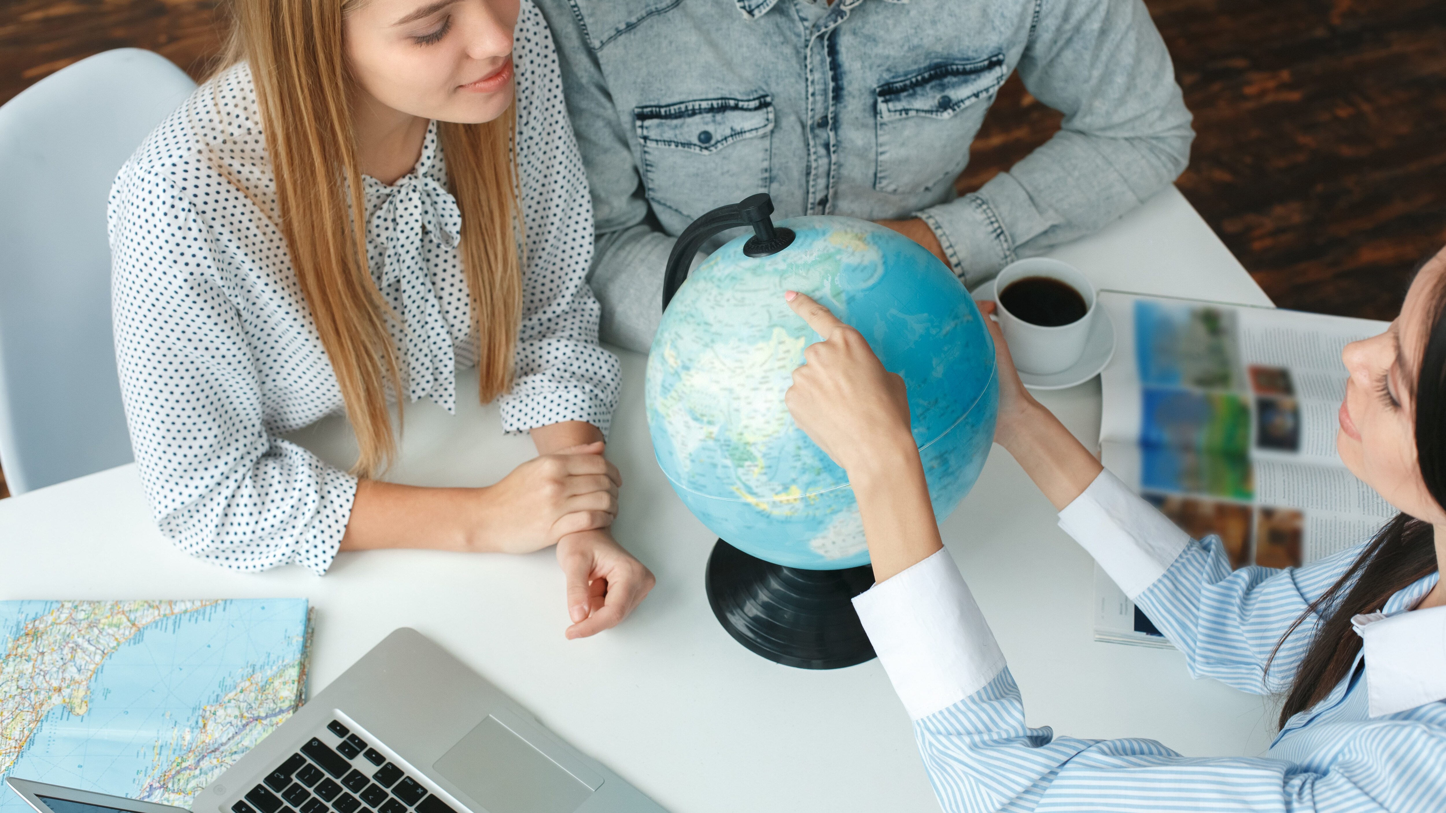 Festività e ponti nel 2025: bastano solo 9 giorni di ferie per fare 38 giorni di vacanza