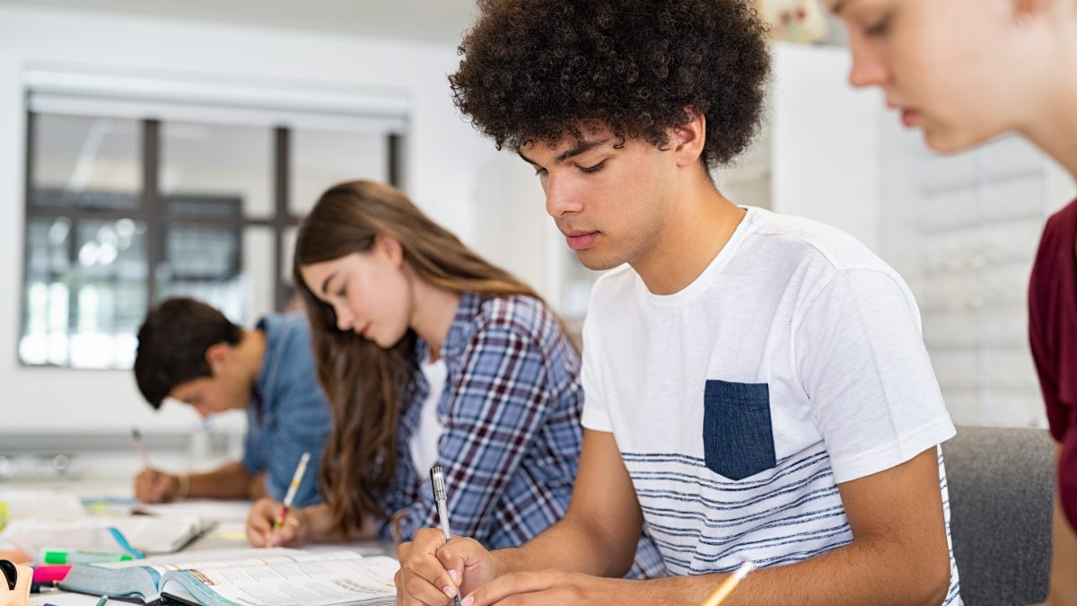 Calendario scuola Lazio 24-25: tutte le date ufficiali e le lezioni sospese