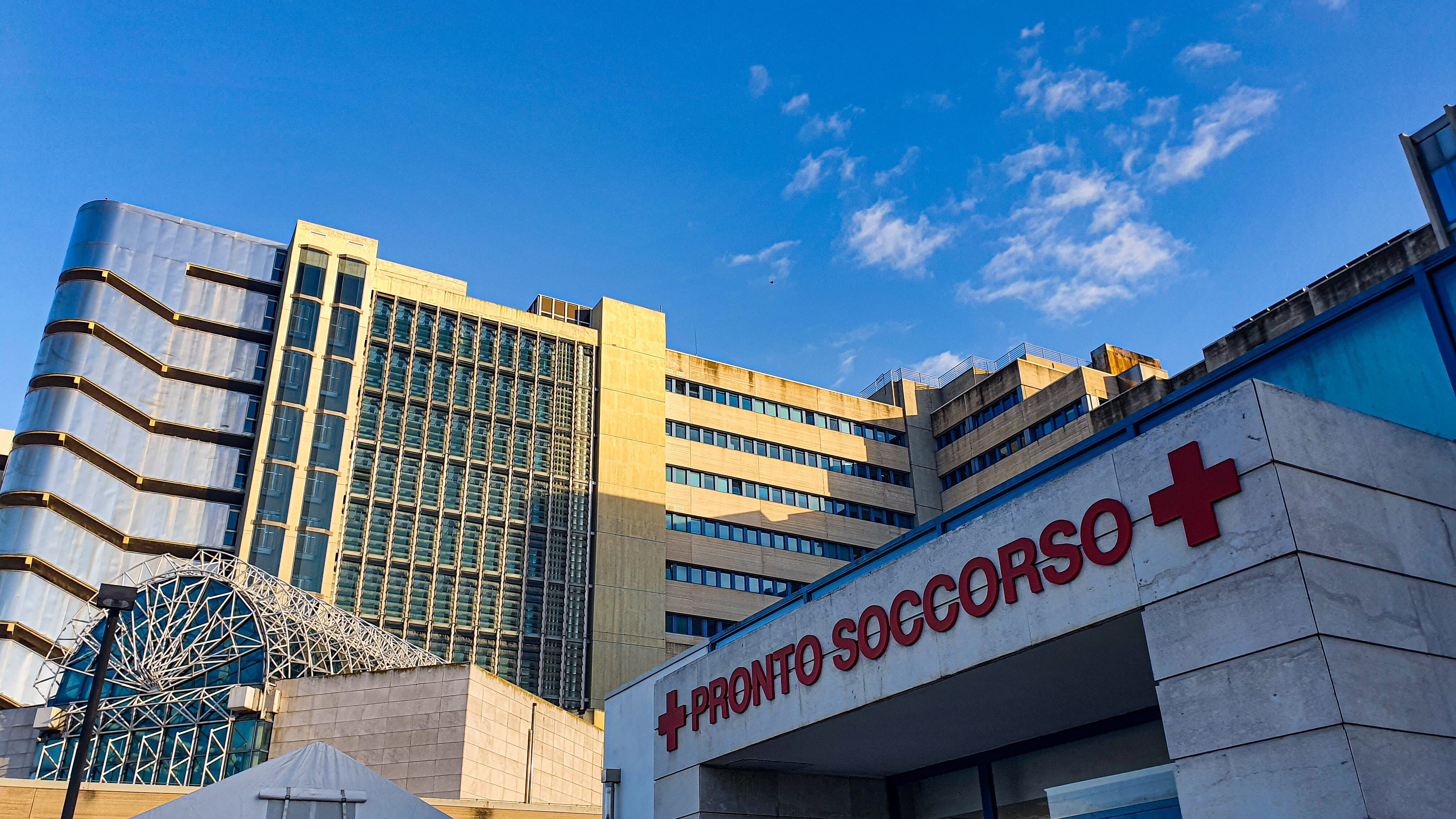 Violenze contro i medici, arrivava l’arresto e multa fino a 10 mila euro: dal Cdm la stretta contro le aggressioni in ospedale