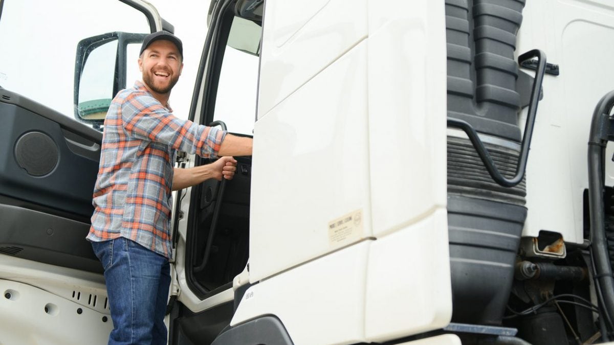 Orario di lavoro e straordinario CCNL Trasporti e Logistica e Spedizione Merci