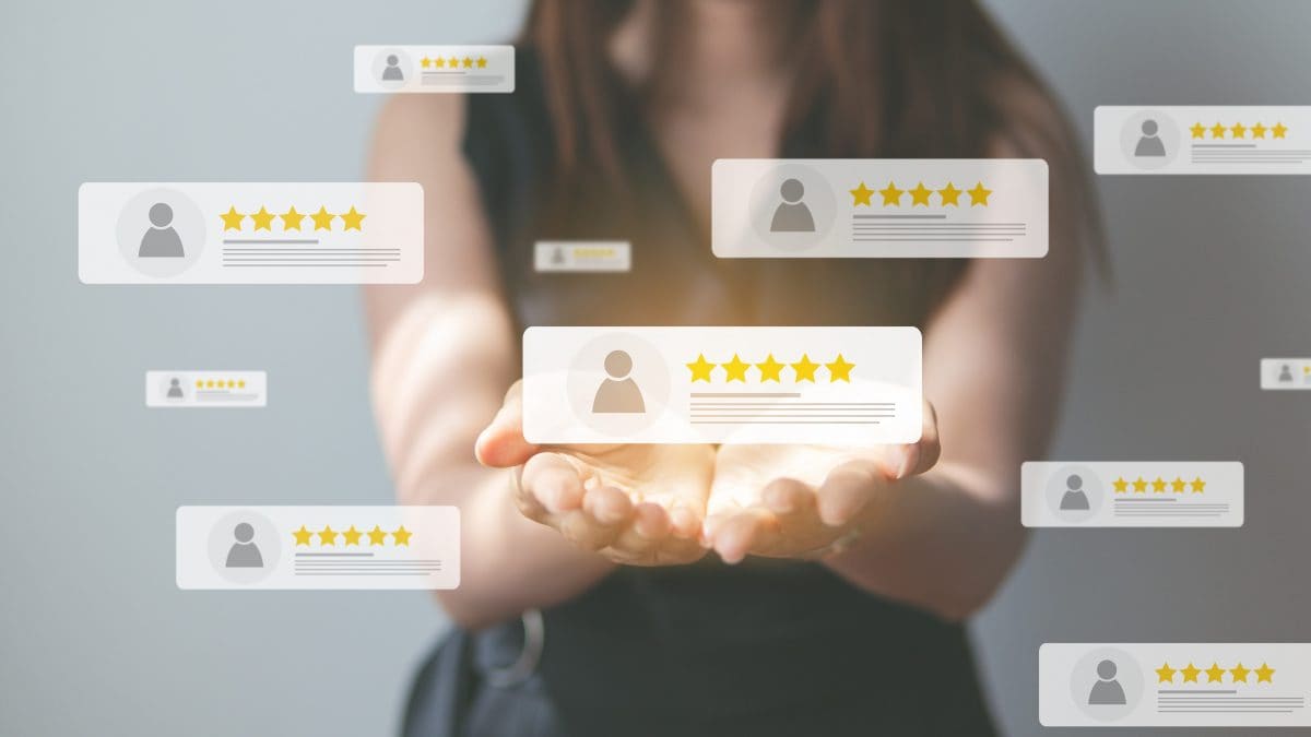 False recensioni online, negative e positive: quando è reato e cosa si rischia